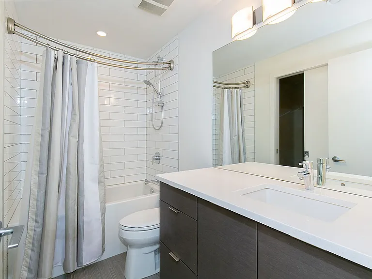2438 29th Ave SW — Photo 33