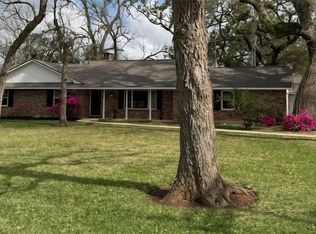 108 Van Winkle St, Lake Jackson, TX 77566