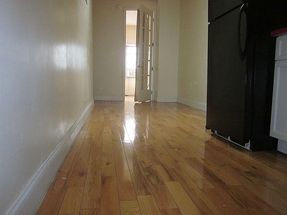 4th image of 133 Meserole St #3J