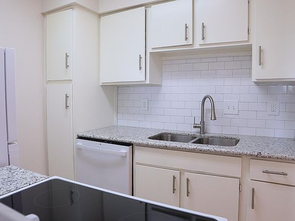 5th image of 8427 Hearth Dr APT 34