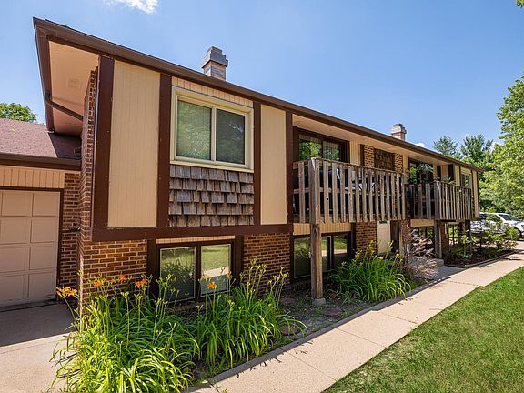2nd image of 6011 Queens Dr #1