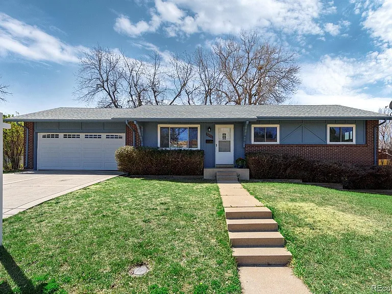 7896 E Jefferson Pl — Photo 2