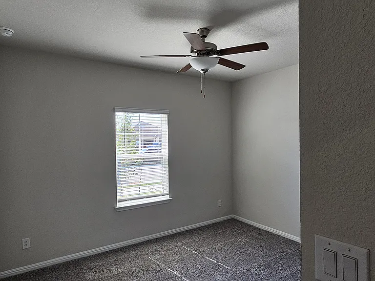 117 Greenspire Ln — Photo 8
