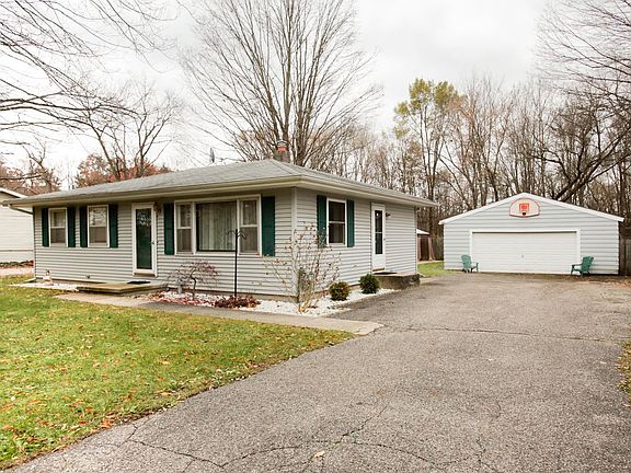 2nd image of 120 Blueberry Ln