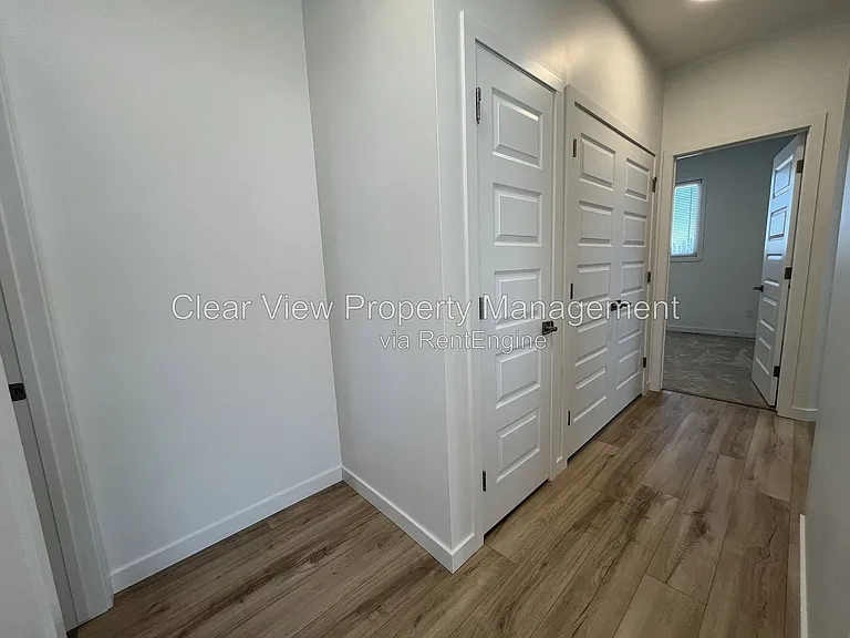 319 Aquitania Blvd W #UPPER LEVEL — Photo 8