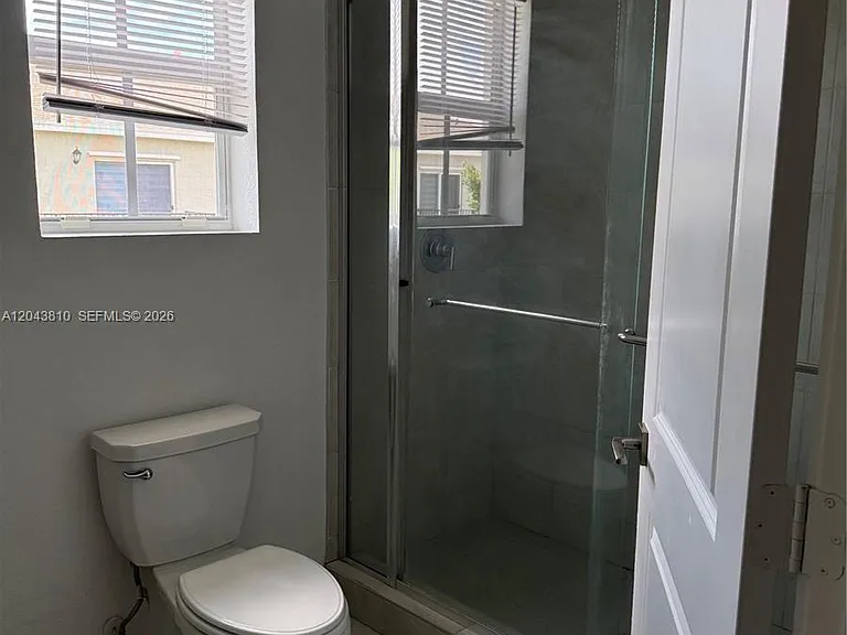 782 SE 18th St — Photo 10