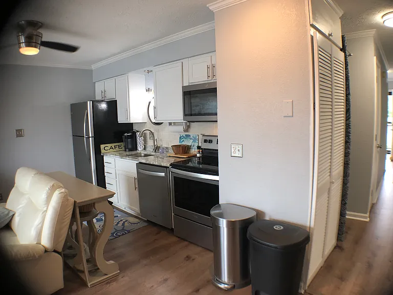 102 Clarendon Dr — Photo 12