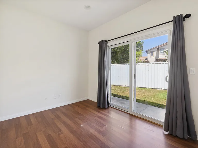 526 Houston Dr — Photo 23