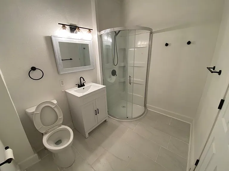 607 Glasgow Rd — Photo 8