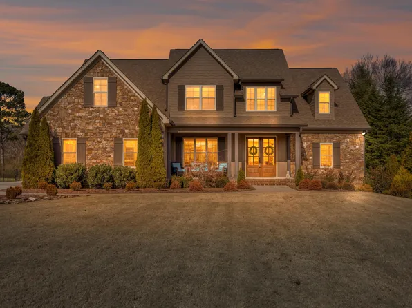 2025 Enclave Dr, Rocky Face, GA 30740