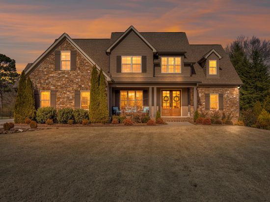 2025 Enclave Dr, Rocky Face, GA 30740
