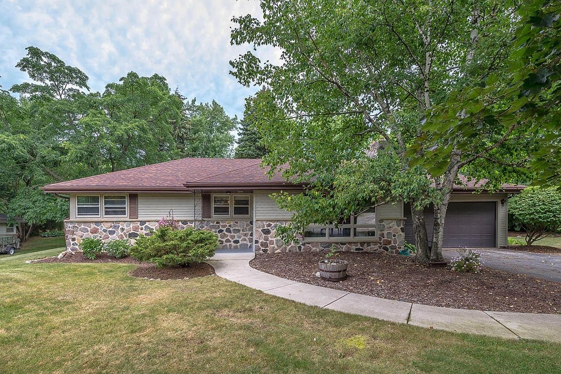 15360 Indian Creek Pkwy, Brookfield, WI 53005 Zillow
