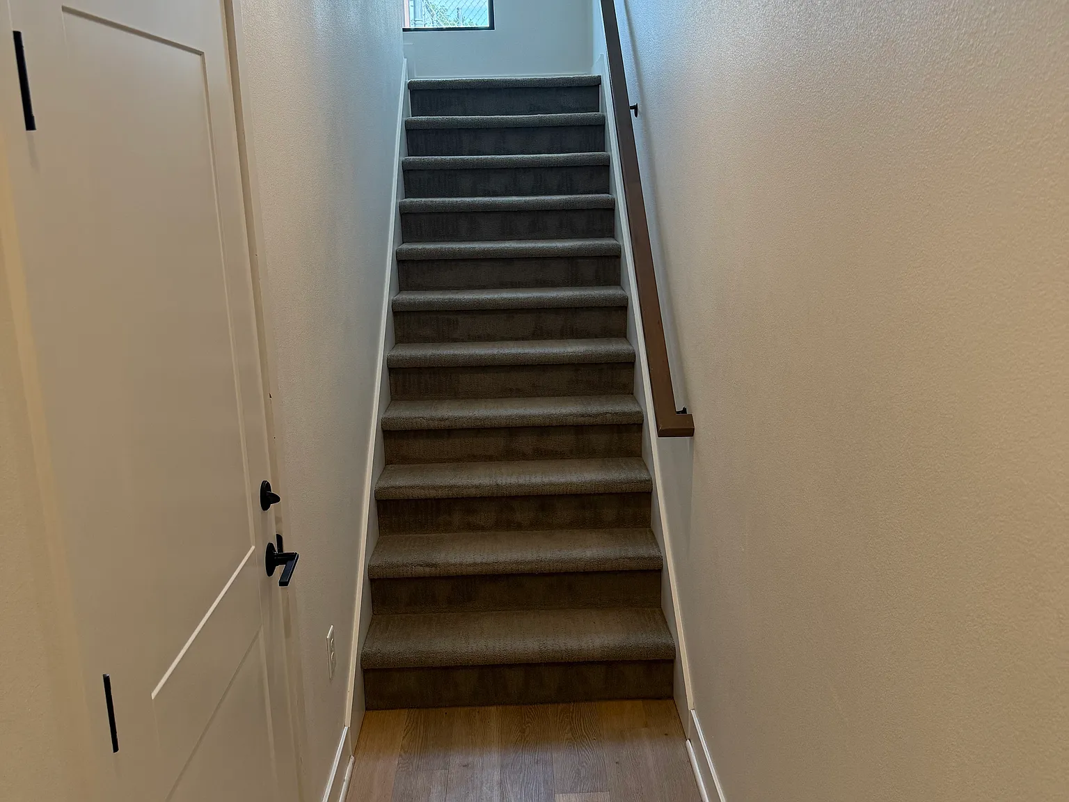 2 bed, 2.5 bath, 1268 sqft, $1,900 — Photo 2