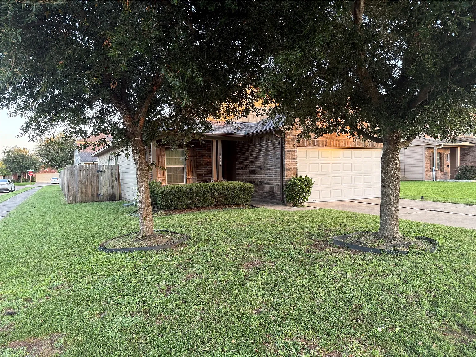 3 bed, 2.0 bath, 1659 sqft, $2,200 — Photo 3