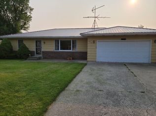 514 Cedar St SW, Demotte, IN 46310