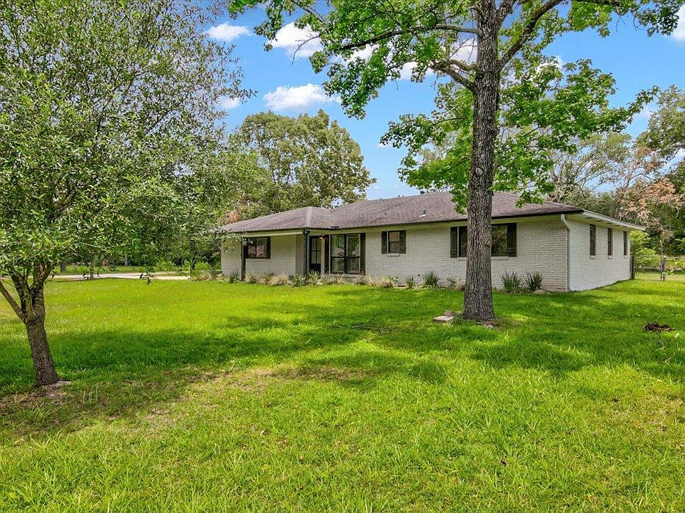 1st image of 7760 Yellowstone Dr