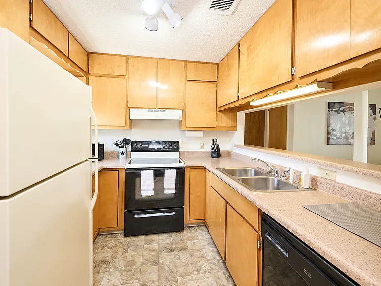 210 Daniels Dr #U — Photo 6