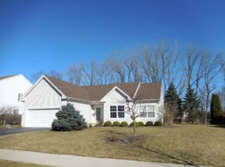 448 Oak Grove Cir, Wauconda, IL 60084