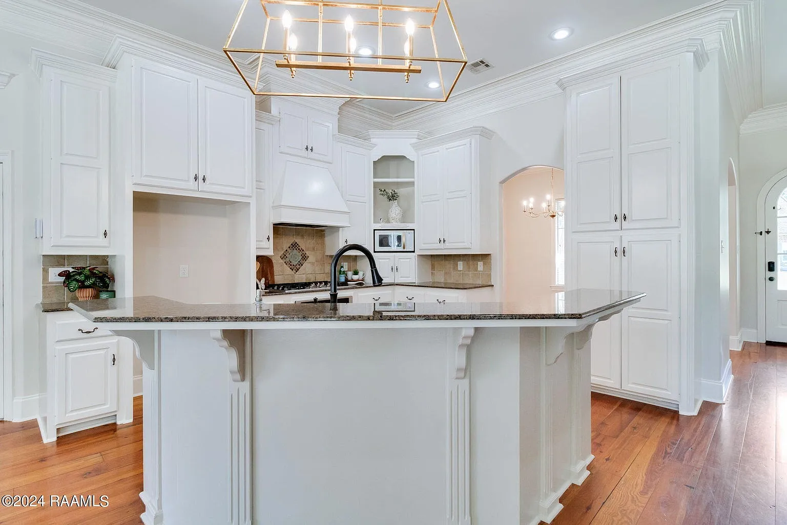 5 bed, 3312 sqft, $3,500 — Photo 3