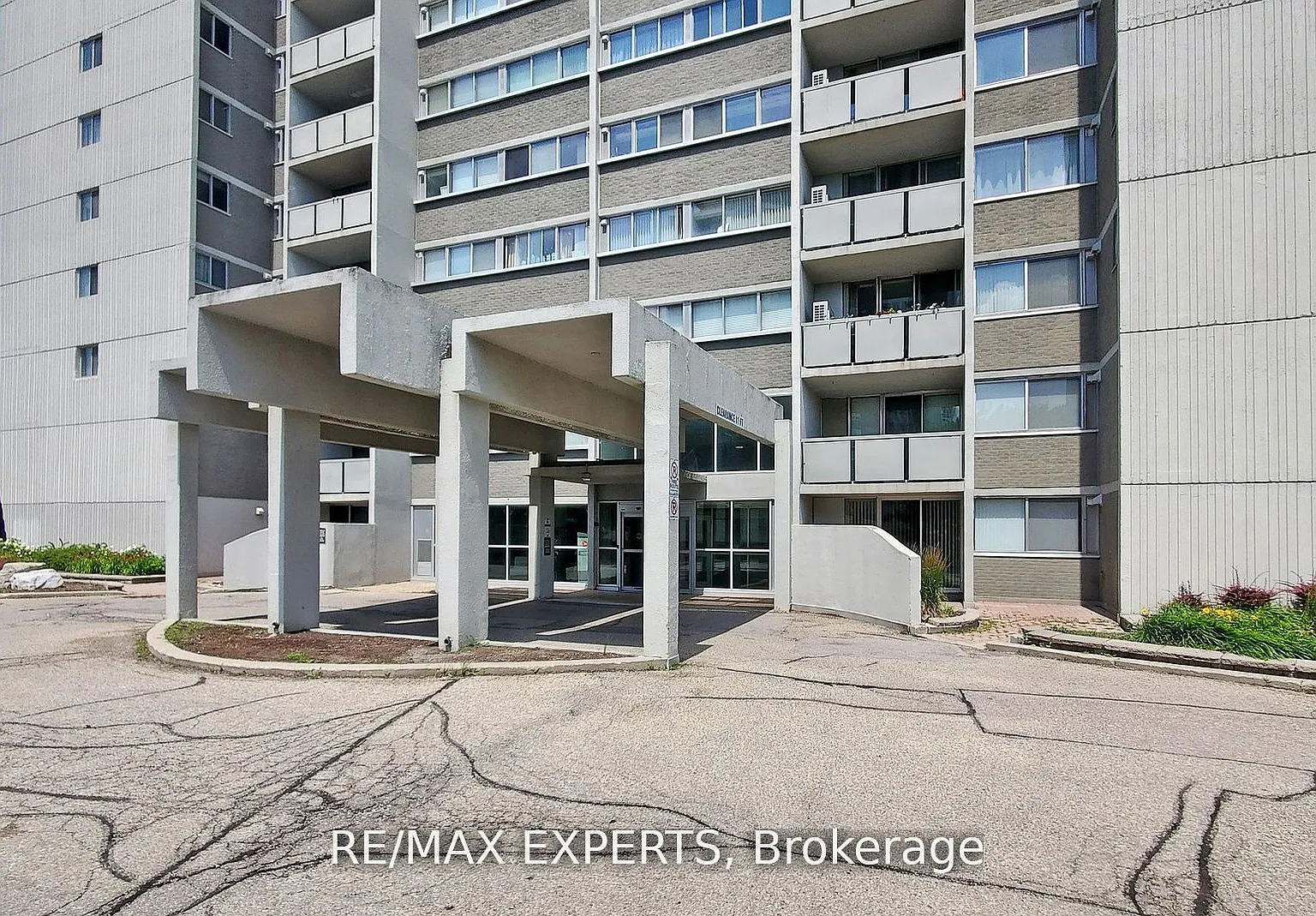 2 bed, $2,400 — Photo 3