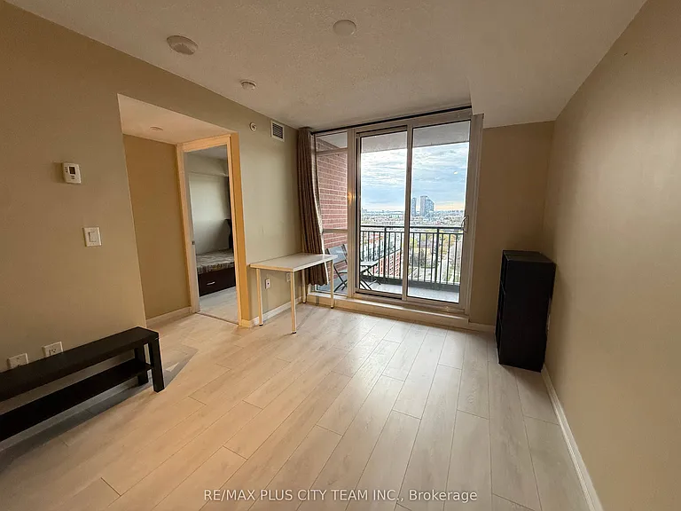 800 Lawrence Ave W #1421 — Photo 3