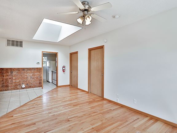 3rd image of 837 15th Ave SE #940907