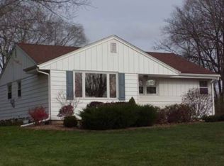 18500 Glenwood Ln, Brookfield, WI 53045