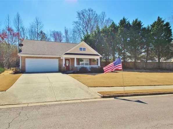 198 Lakeview Bend Cir, Jefferson, GA 30549