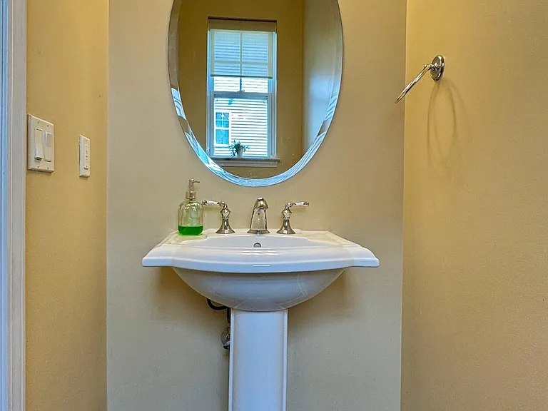 8 Green Ct — Photo 20