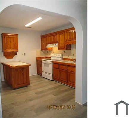 331 Clifton Ave — Photo 2