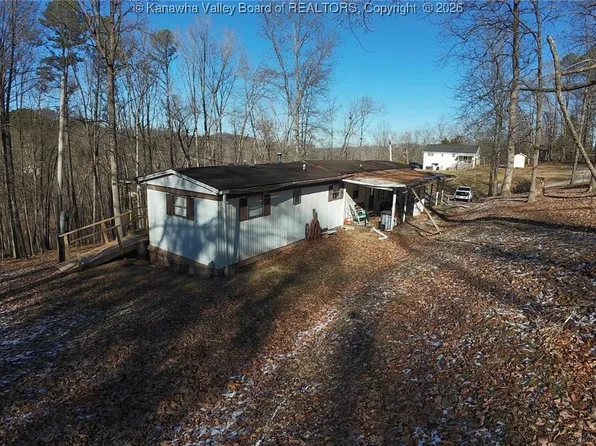 142 Pinch Ridge Rd, Elkview, WV 25071