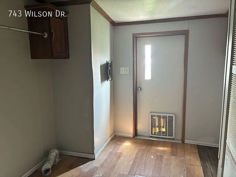 743 E Wilson Dr — Photo 30