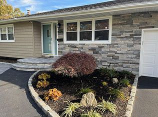 1024 Joselson Ave, Bay Shore, NY 11706