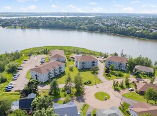 20 Waterview Hts #8, Charlottetown, PE C1A9J7
