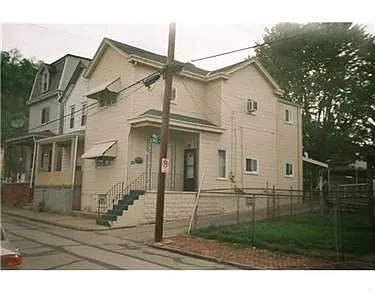 208 19th St photo 1