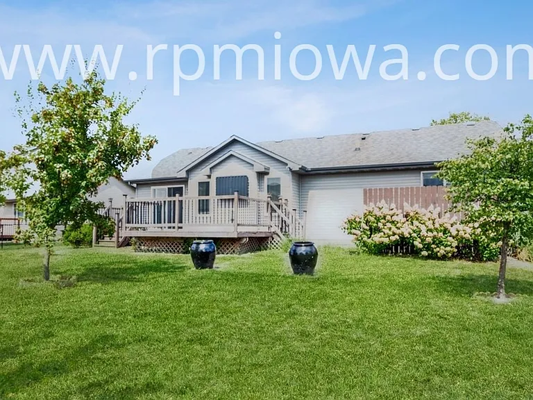 5016 NE Innsbruck Dr — Photo 16