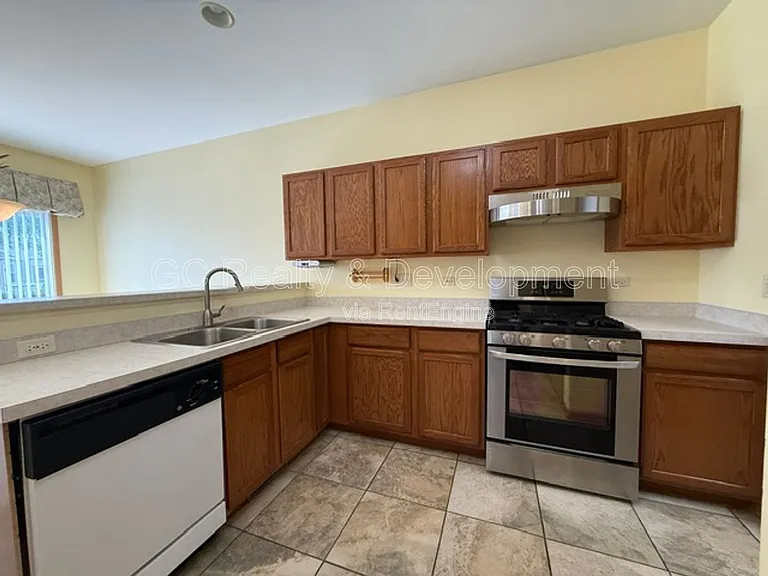 12961 Pennsylvania Ave — Photo 6