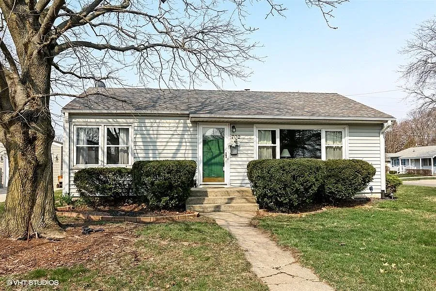 702 Gary Ct photo 1