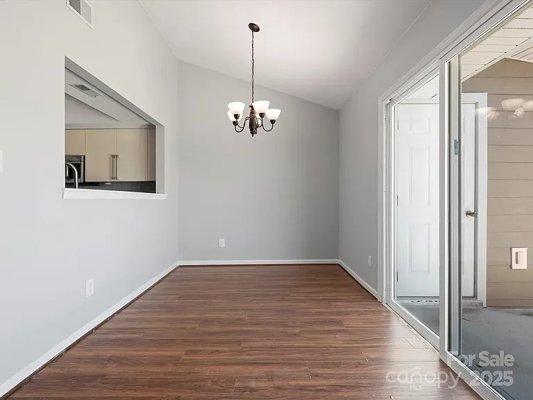 9404 S Vicksburg Park Ct — Photo 8