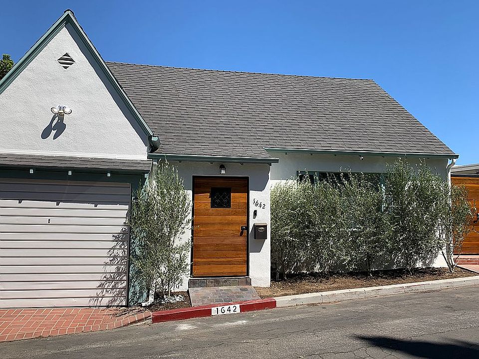 1st image of 1642 Redesdale Ave