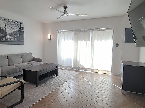 3rd image of 138 E Colonial Ct #77