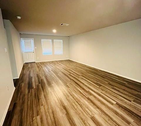 4th image of 4235 Mesa Cove