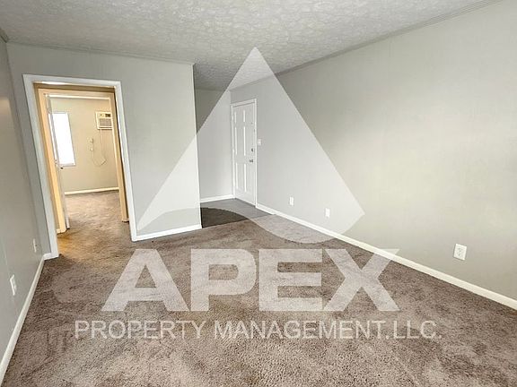 4th image of 301 Dahlia Dr #9