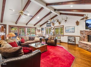 9853 Wish Ave, Northridge, CA 91325