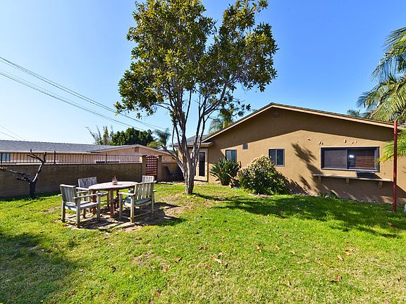 3rd image of 111 Loma Alta Dr