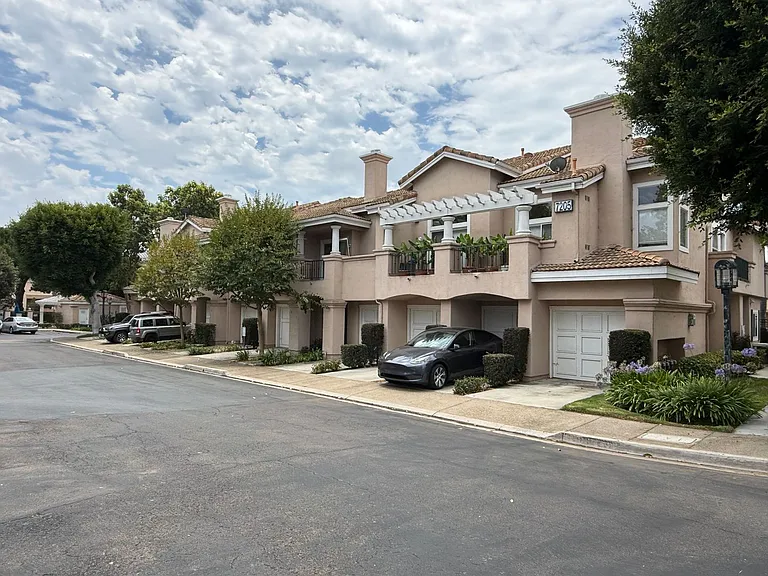 7205 Calabria Ct #7 — Photo 10