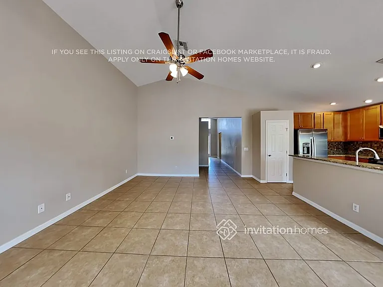 723 Berwick Dr — Photo 3