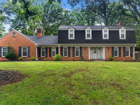 858 Farfields Dr, Lynchburg, VA 24502