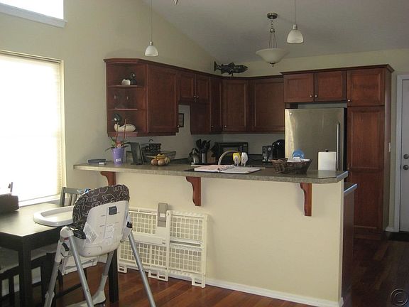 5th image of 615 Luella Ln