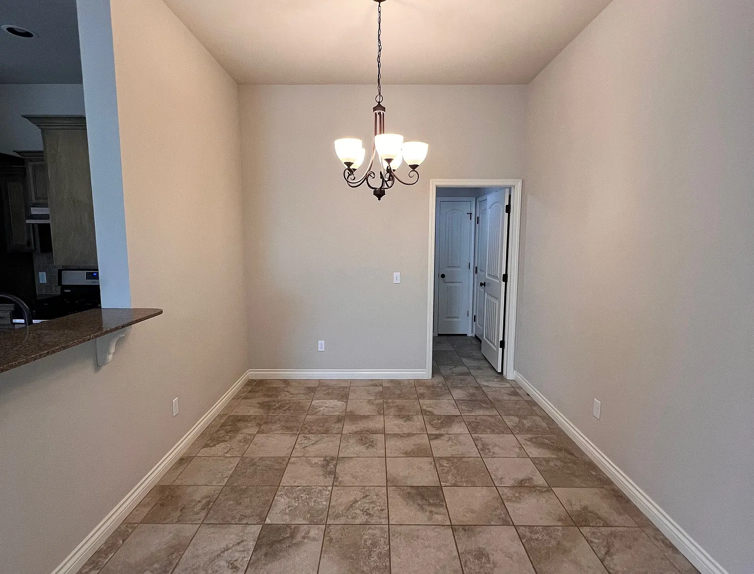 3 bed, 1489 sqft, $1,900 — Photo 4